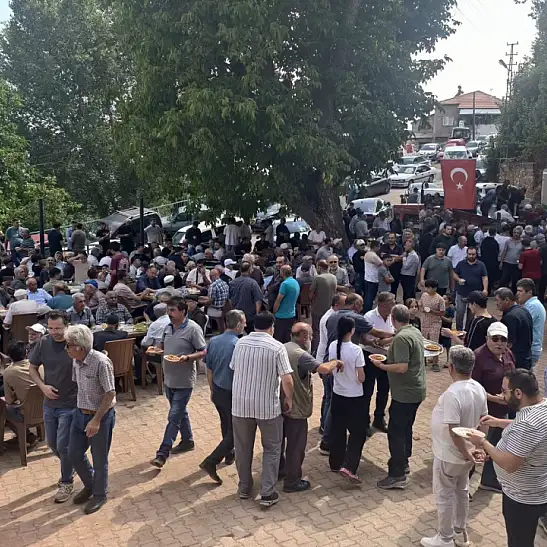 Kayseri'de şenlik coşkusu! Pilav ve üzüm ikram edildi