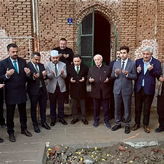 Kayseri’de tarihi türbede dönüşüm! Restorasyon ve çevre düzenlemesi sürüyor