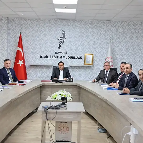 Kayseri’de yeni eğitim yılı öncesi kritik toplantı: Vali Çiçek’e kapsamlı sunum!