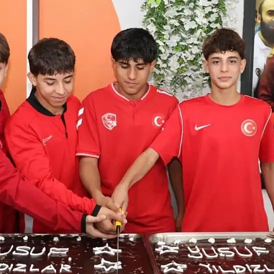 Kayseri’nin genç güreşçilerinden Balkan başarısı sonrası kutlama