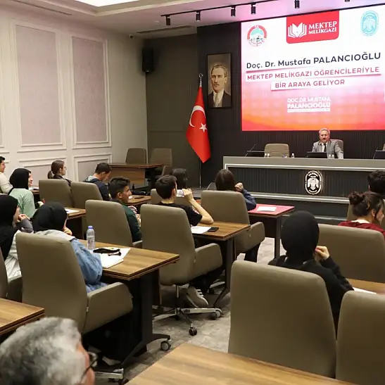 Melikgazi’den öğrencilerine eğitim desteği
