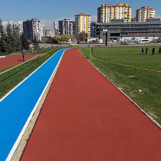 Mustafa Yalçın, tamamlanan yürüyüş yolu ve tartan pisti inceledi