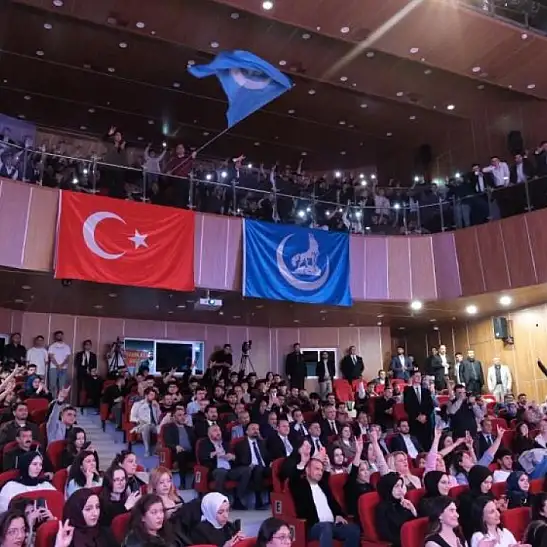 Kayseri’de salonu dolduran gece!