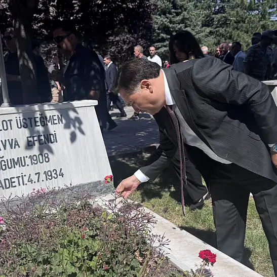 Vali Çiçek şehitlikte konuştu: Acımız taze, kararlılığımız aynı