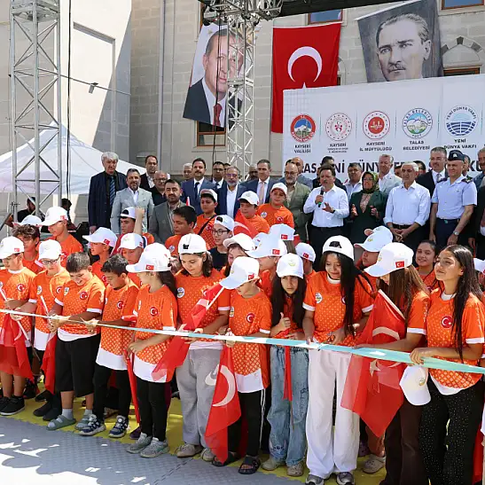 Vali’den açılışta Başkan Yalçın’a övgü yağdı!