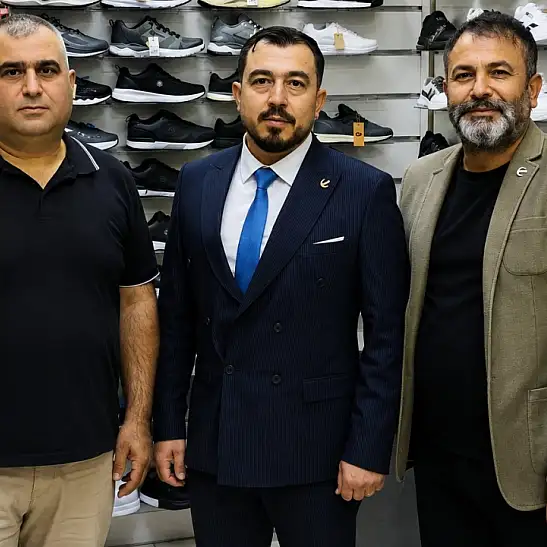 Yeniden Refah Partisi sahaya indi: Esnafın sorunlarını dinledi