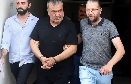 Ünlü sanatçı Metin Işık ve oğlu adliyede