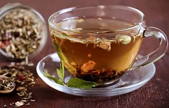 10 dakikada mideyi sakinleştiriyor! Bitki o çayının tarifi!