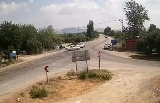 4 kişinin yaralandığı kaza anı güvenlik kameralarında!