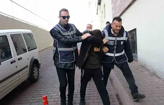 7 aracın lastiğini kesen şahıstan çirkin saldırı!