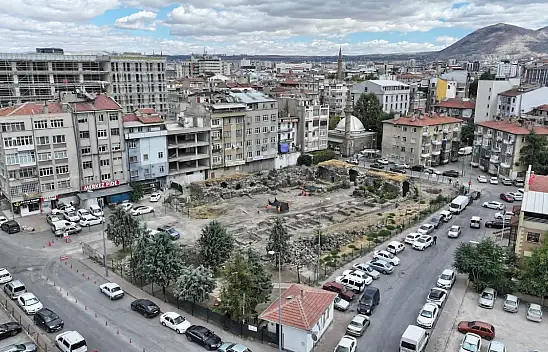 800 yıl sonra geri dönüyor: Kayseri'nin merkezinde toprağın altından medrese çıktı
