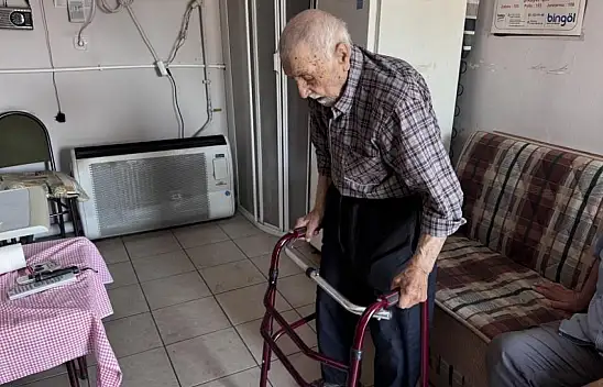 93 yaşındaki Niyazi Vural yardım bekliyor