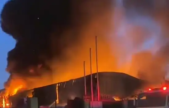 Geri dönüşüm fabrikasında yangın