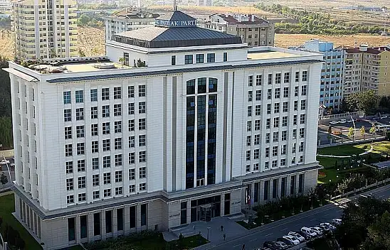AK Parti'de kimler Genel Merkez'e davet edildi?