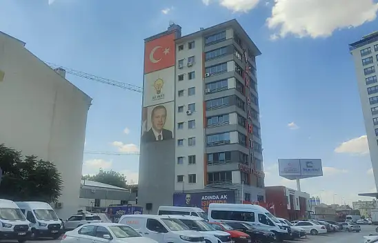 AK Parti Kayseri il binasında hareketli saatler