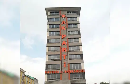 AK Parti Kayseri: Ya hukuku bilmiyor ya da bile bile yalan söylüyor