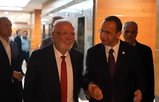 AK Partili Elitaş eski yol arkadaşlarına seslendi: Parti binasında buluşalım!