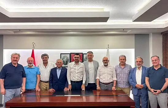 AK Partili isimler gece yarısı buluştu! İşte nedeni...