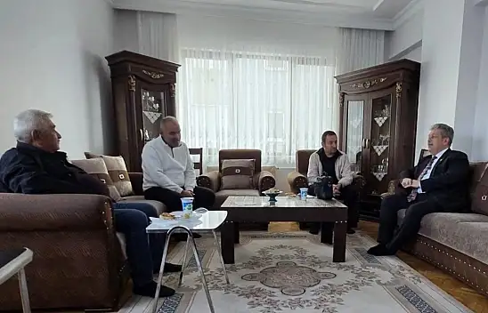 AK Partili Özsoy eski mesai arkadaşını acı gününde yalnız bırakmadı
