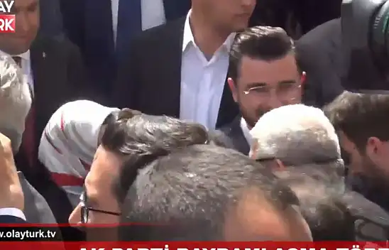 AK Partili vekilden dikkat çeken hareket! Sadece 10 saniye sürdü, o an herkes ne olduğunu anlamadı