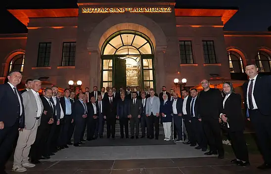 AK Partililer akşam orada buluştu