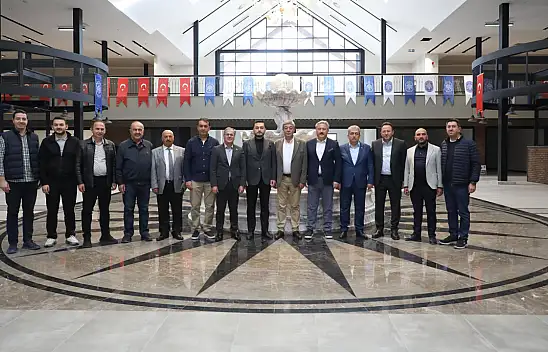 AK Partililer Çarşı Melikgazi'yi ziyaret etti