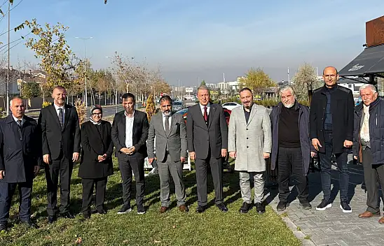 Akar, Kayseri'de gazetecilerle buluştu