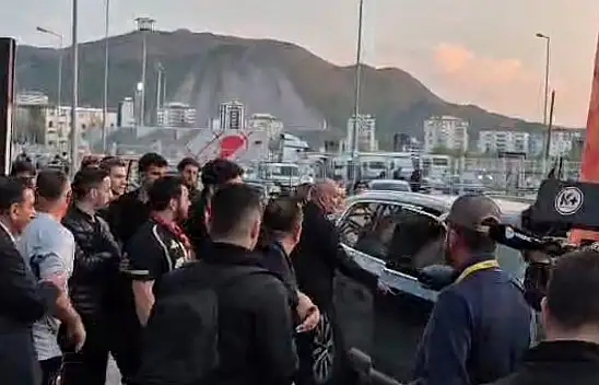 Ali Çamlı'dan iki kelimelik kısa mesaj