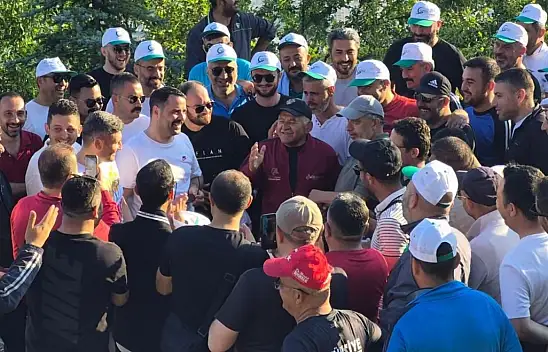 Ali Dağı'nda sabah yürüyüşü... Bakın Büyükkılıç kiminle karşılaştı?