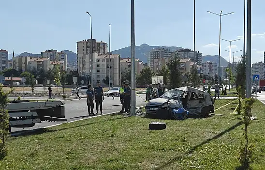 Anne ve oğlu kazada hayatını kaybetti!