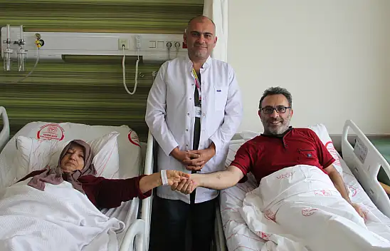 Anne ve oğul 5 gün arayla kalp krizi geçirdi ve aynı gün...
