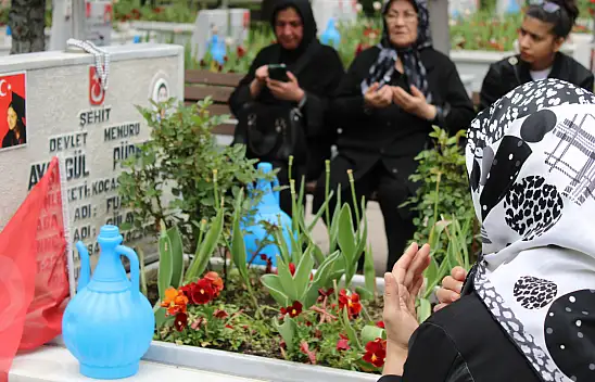 Anneler Günü'nde şehit annesinden yürek burkan sözler