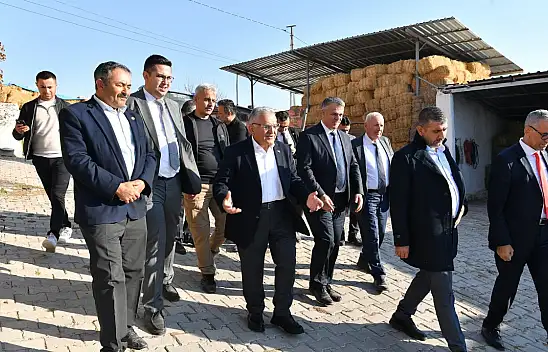 Bak sen şu Muhtarın yaptığına! Misafirliğe gelen Başkan'a bu yapılır mı?