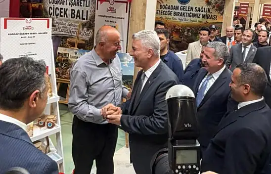 Bakan Ömer Bolat Özvatan standında!