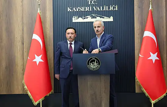 Bakan Uraloğlu Vali Çiçek'i ziyaret etti