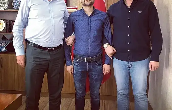 Baki Ersoy, tezgahı dağıtılan karpuzcuya verdiği sözü tuttu
