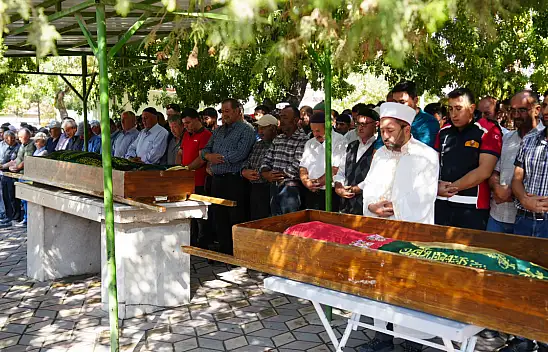 Barajda boğulan baba ve kız son yolculuğuna uğurlandı