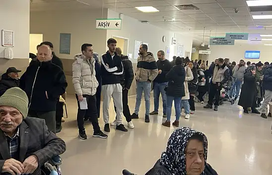 Başkan bitmeyen muayene sırasına tepki gösterdi