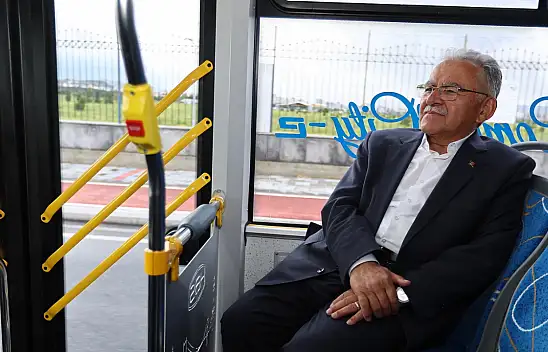 Başkan Büyükkılıç, elektrikli otobüsün test sürüşünde: Toplu taşımada yeşil dönüşüm!