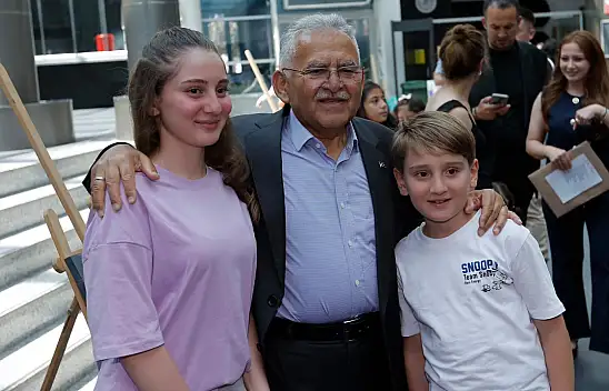 Başkan Büyükkılıç, minik sanatçılarla buluştu