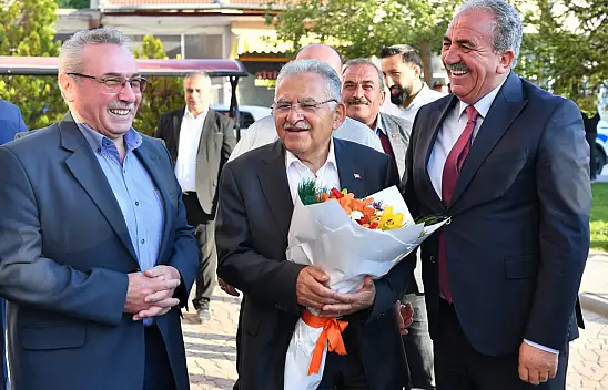 Başkan Büyükkılıç sahada: Felahiye'deki yol çökmesi!