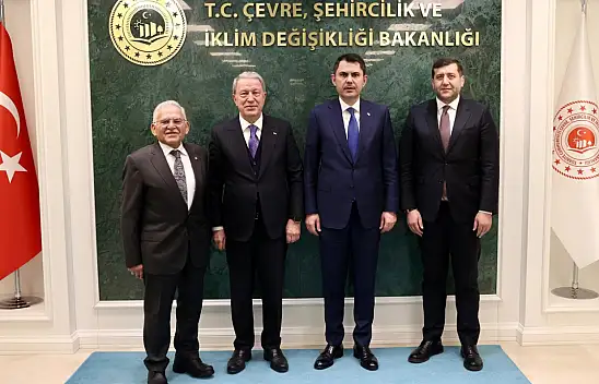 Başkan Büyükkılıç'tan dikkat çeken ziyaret! Bakan ile görüştü