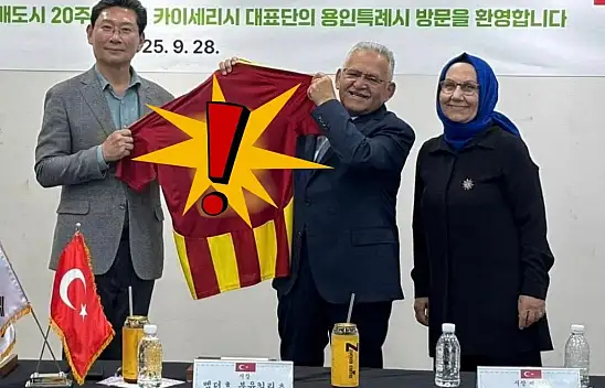 Başkan Büyükkılıç'tan Güney Kore'ye Kayserispor forması! Bakın kaç numarayı verdi