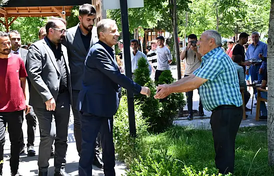 Başkan Koç, vatandaşlarla bayramlaştı