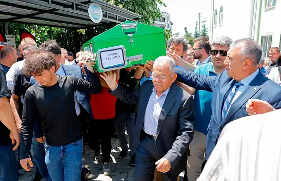 Başkan Memduh Büyükkılıç güvendiği ismi acı gününde yalnız bırakmadı