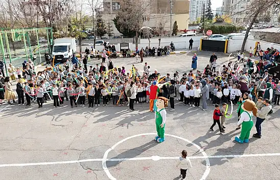 Başkan Palancıoğlu'ndan çocuklara sürpriz