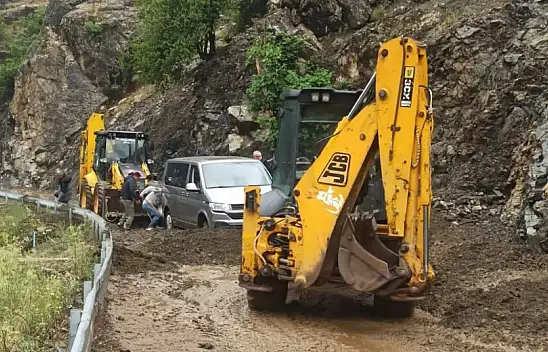 Belediye selin yaralarını sarmak için sahada