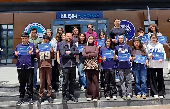 Bilişim Akademisi'ndeki gençler bir dönemi daha tamamladı