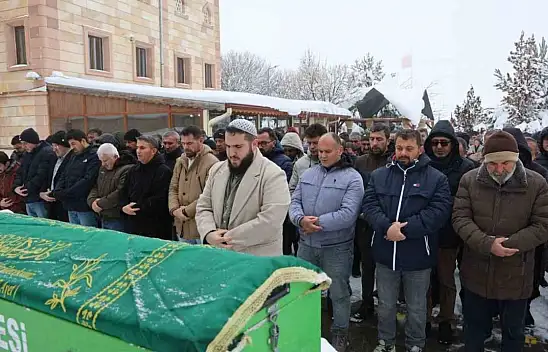 Eski eşi tarafından öldürülen kadın toprağa verildi