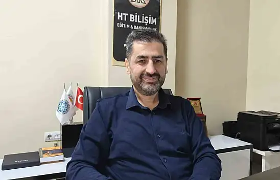 Bilişim Uzmanı Topuzoğlu: Gündem, bir günde botlarla değiştirilebiliyor
